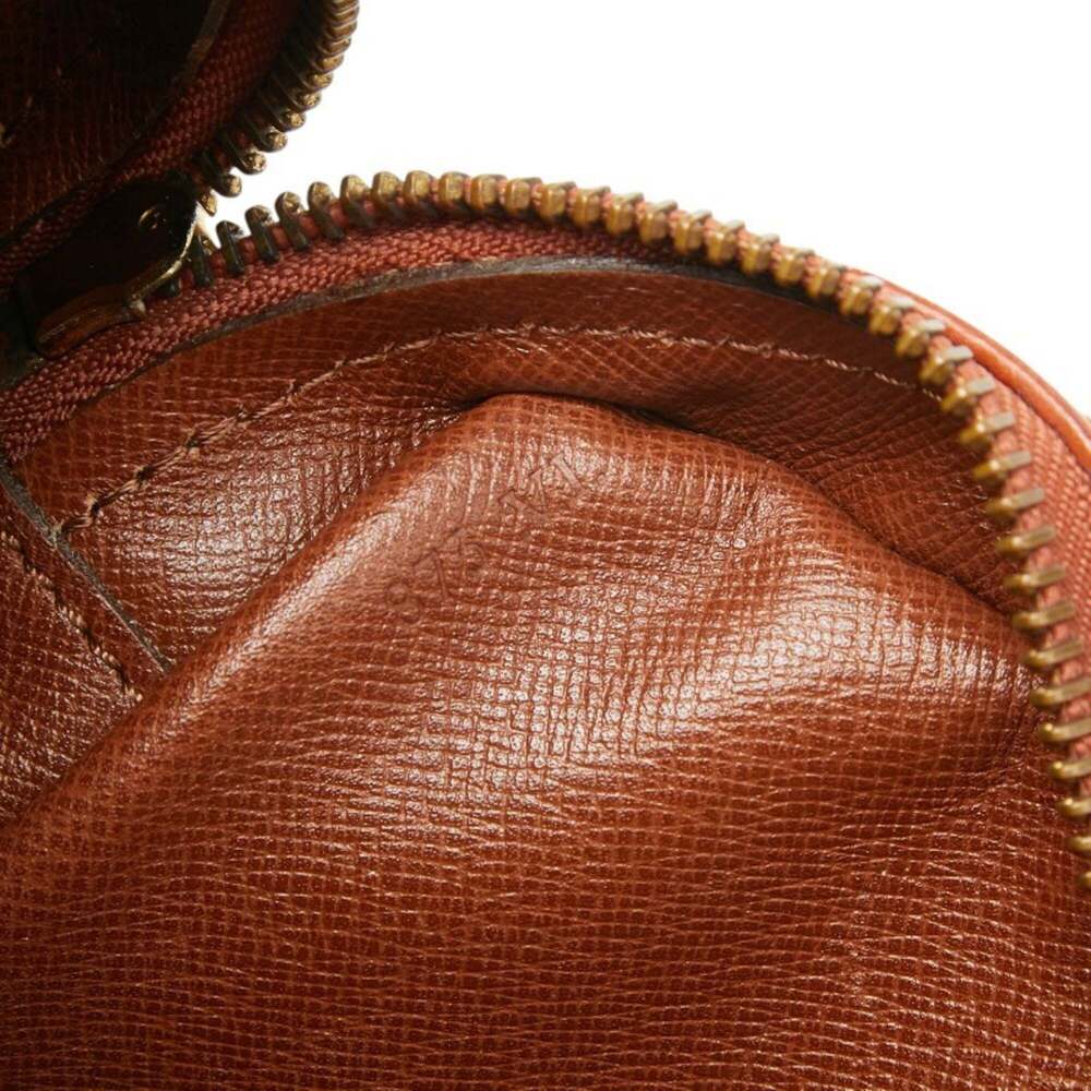 LOUIS VUITTON Brown Leather Shoulder Bag - Picture 8 of 8